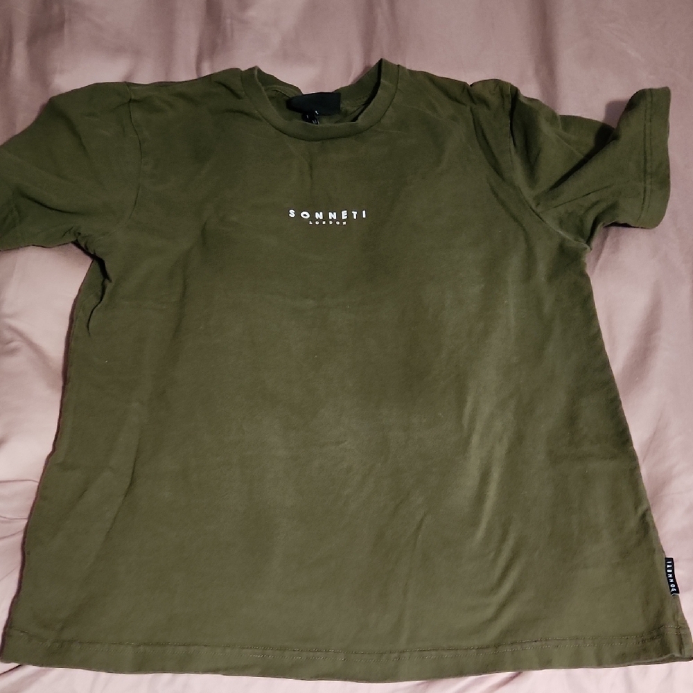 T Shirt. Size M